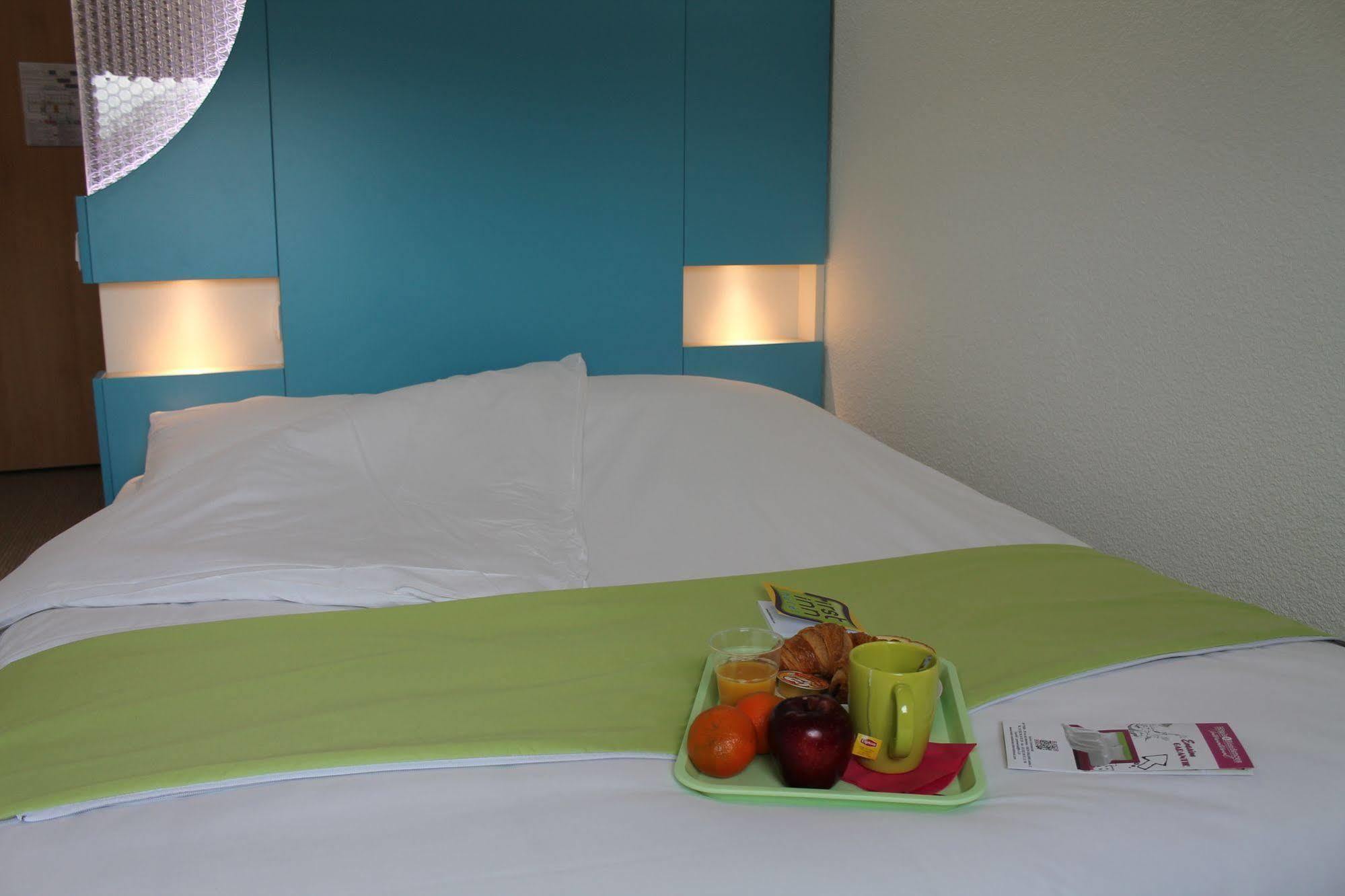 First Inn Hotel Paris Sud Лез-Юлис Экстерьер фото