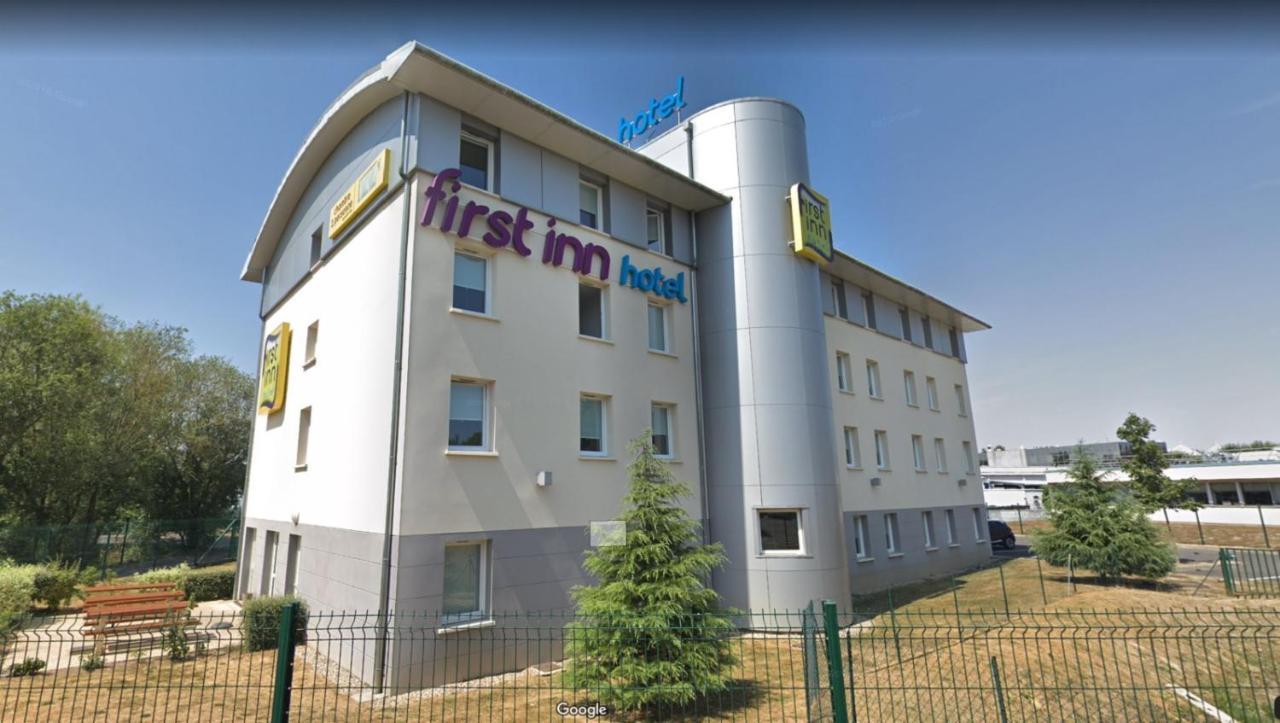 First Inn Hotel Paris Sud Лез-Юлис Экстерьер фото